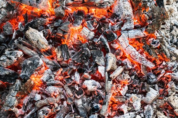 Allumer un feu n’a jamais été aussi simple et naturel