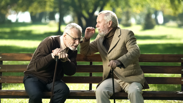 Difficulté à suivre les conversations