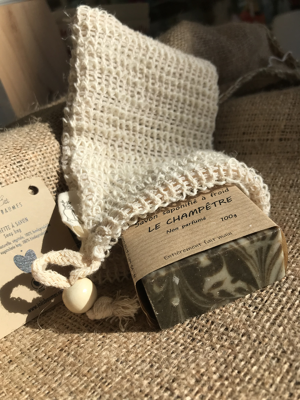 Savon solide à l'ortie  100gr - avec la pochette à savon exfoliante 