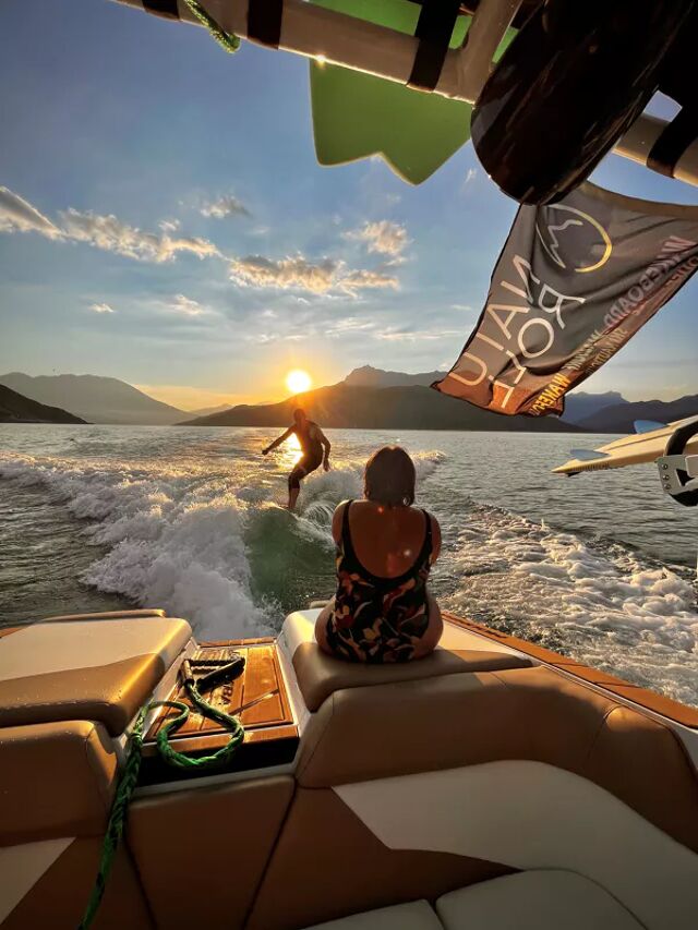 Naturoll, École de wakesurf, wakeboard et bouée tractée