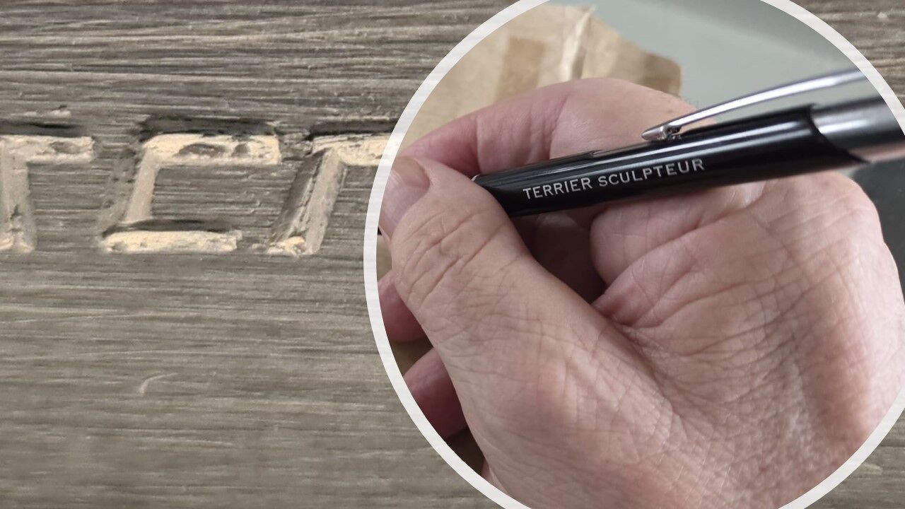 En effet, je vous ouvre les portes de mon atelier  le week-end du 22 et 23 novembre 2025 pour la sortie officielle de mon livre.  Rétrospective de 60 ans de créations artistiques, vous pourrez à cette occasion découvrir des pièces inédites au public. Le vernissage se fera le samedi 22 novembre à 18h à mon atelier vaulxois. D'autres surprises vous attendent...