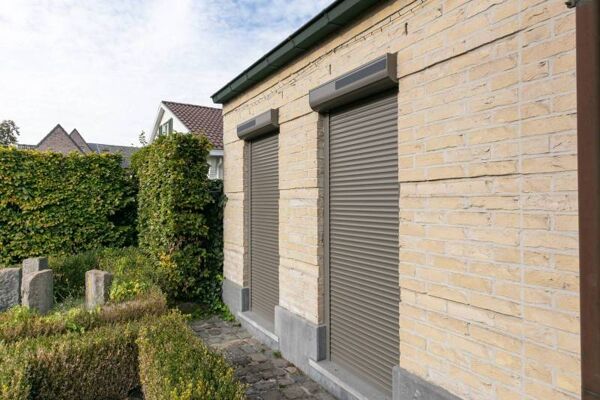 Installation de baies coulissantes en aluminium sur mesure à Digne-les-Bains