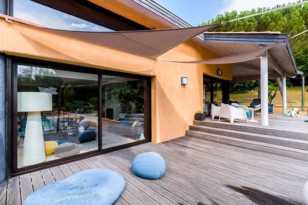 Installation de baies coulissantes en aluminium sur mesure à Digne-les-Bains