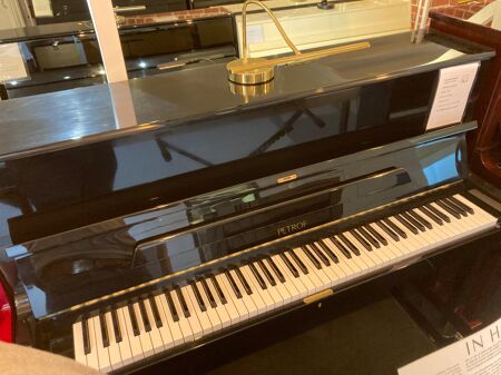 Piano droit PETROF - Modèle : 118 