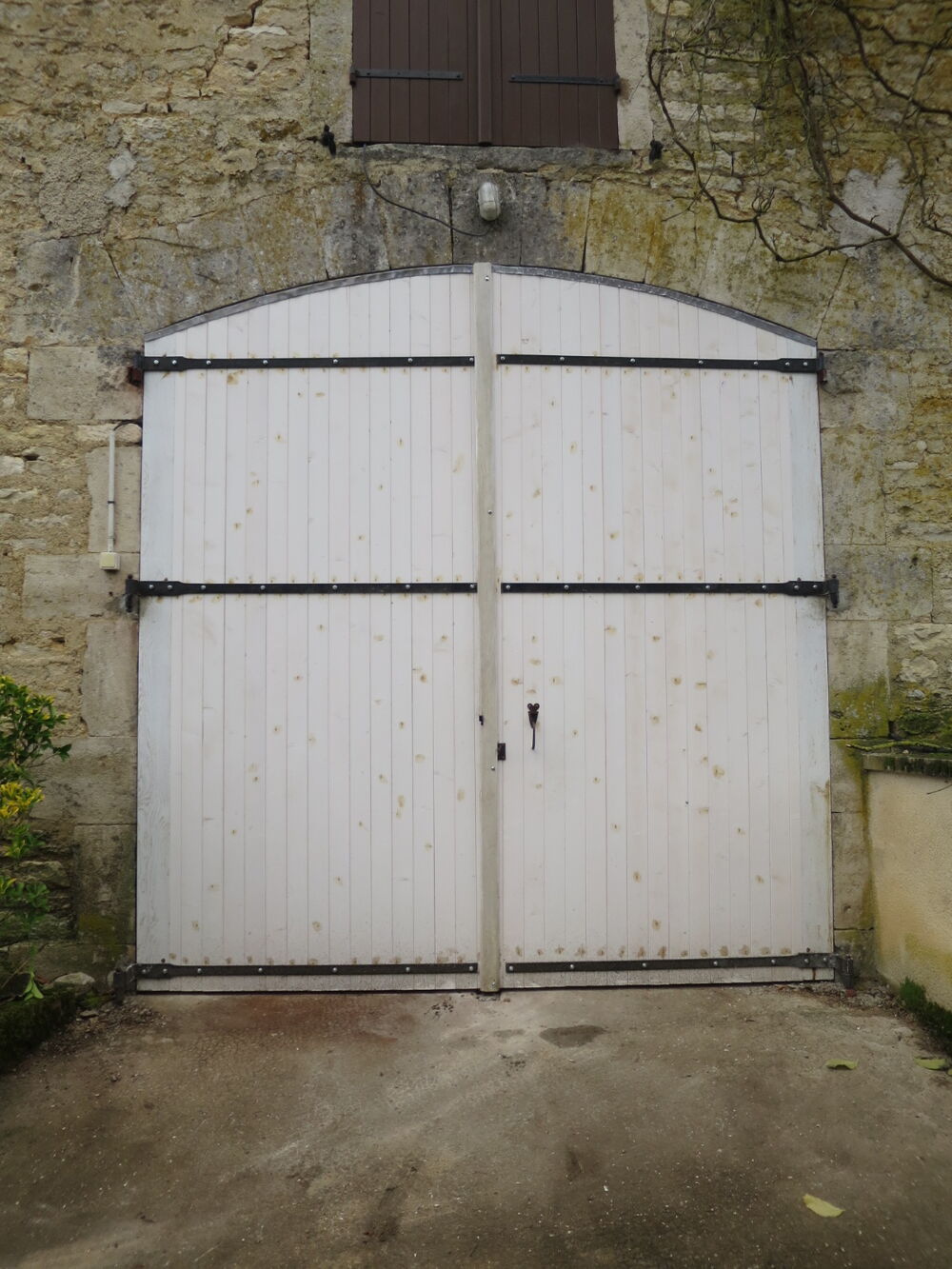 Porte de grange cintrée secteur de Montbard