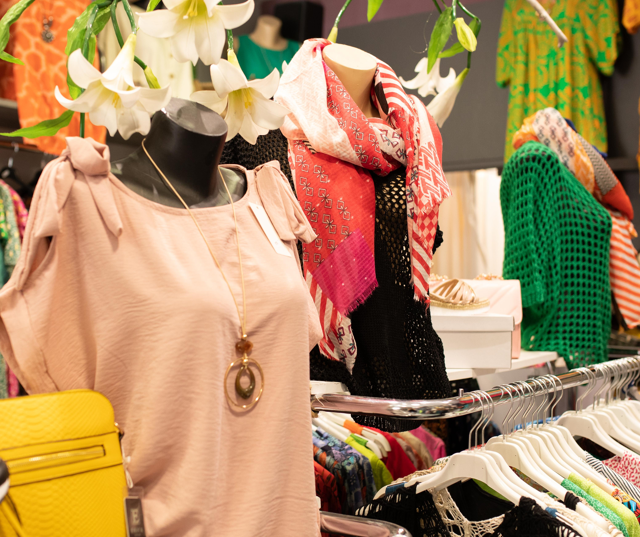 Vêtements, chaussures & accessoires