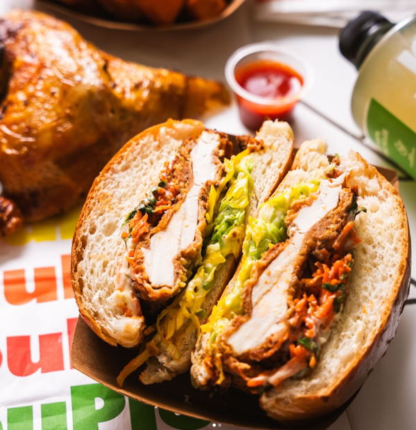 Deviens maître du poulet avec style