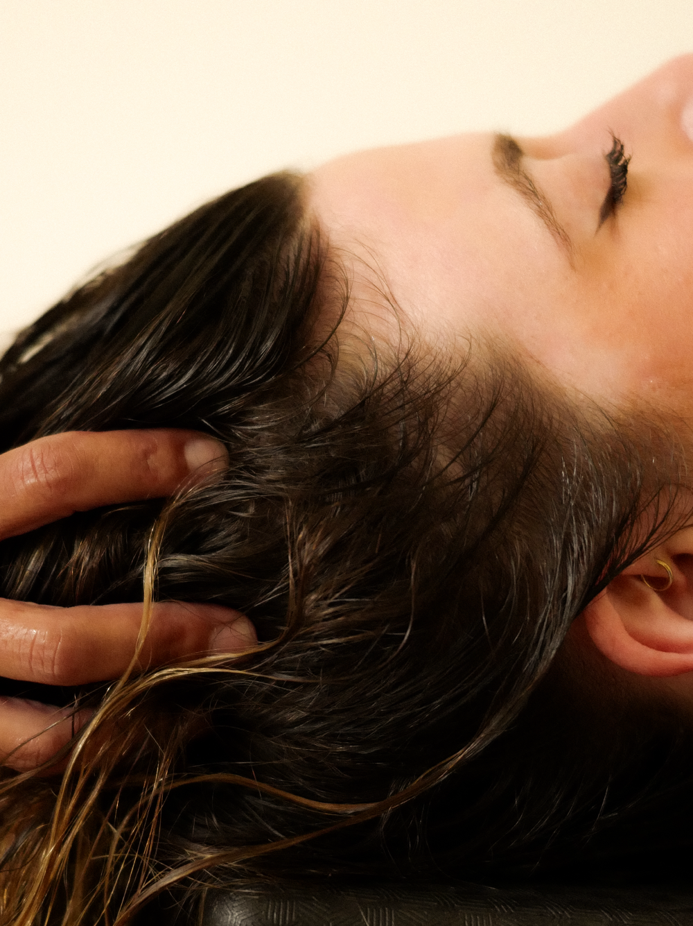 Le massage du cuir chevelu