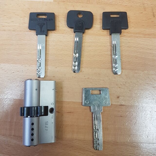 Galerie photos : Copie clé et badges en action n°1