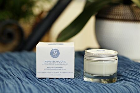 CREME DEFATIGANTE à l'huile de pastel antioxydante
