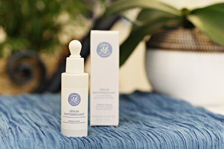 SERUM RAFFERMISSANT aux protéines de pastel anti-âge