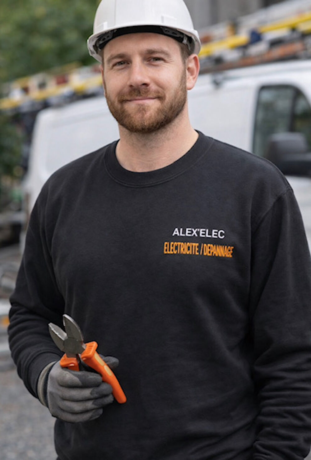 pull molletonné noir de face