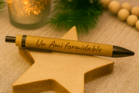 🖊️ Stylo en bambou gravé « Un ami formidable »