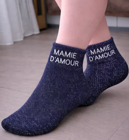 Chaussettes à paillettes « Mamie d’amour » – Le cœur en or, les pieds en paillettes ✨