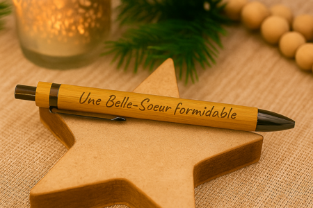 🖊️ Stylo en bambou gravé « Une belle-sœur formidable »