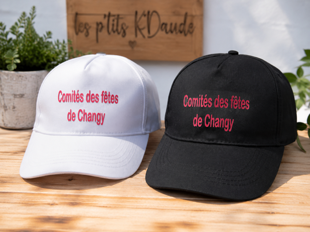 casquettes blanche et noir flocage fuschia