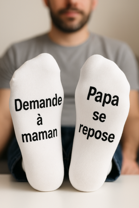 chaussettes de sport homme avec l’inscription sous les pieds "Demande à maman, papa se repose" 