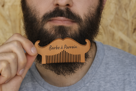 peigne à barbe "Barbe à parrain" 