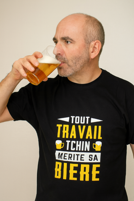 T-shirt homme humour "Tout travail mérite sa bière"