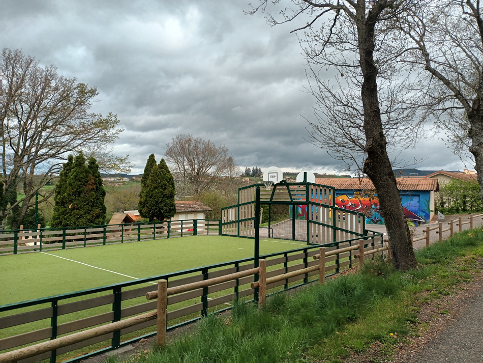 City stade et aire de jeux pour les enfants Logo